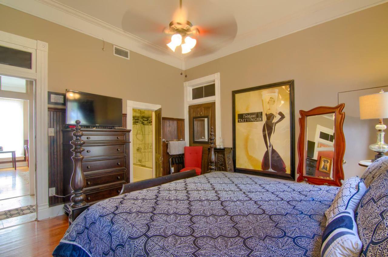 The Mardi Gras House Bed & Breakfast Mobile Dış mekan fotoğraf