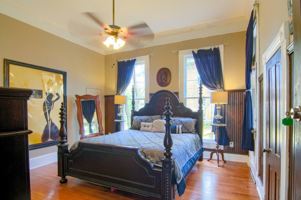The Mardi Gras House Bed & Breakfast Mobile Dış mekan fotoğraf